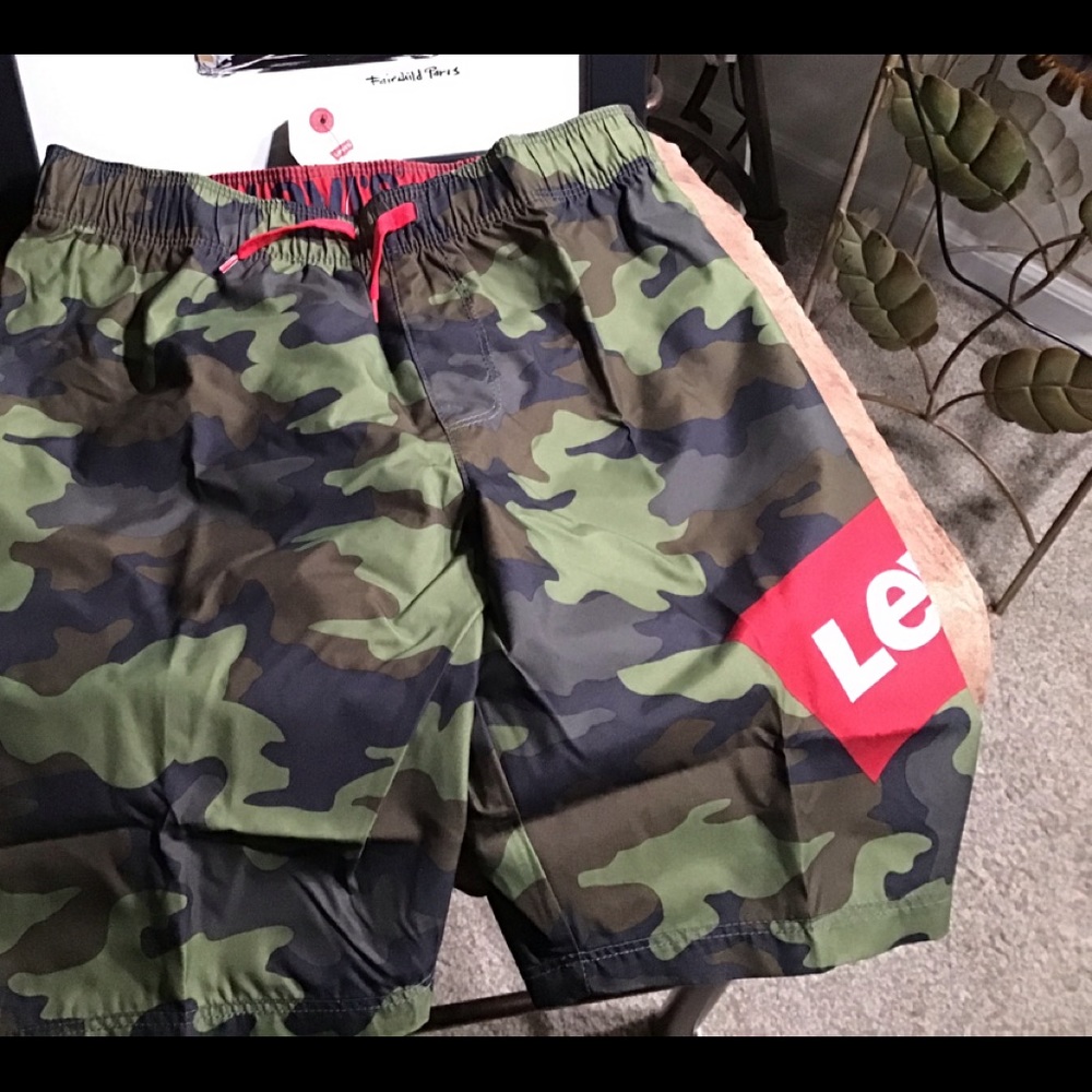 LEVI’S NWT AUTHENTIC BOY’S CAMO SWIMMING SHORTS TRUNK.